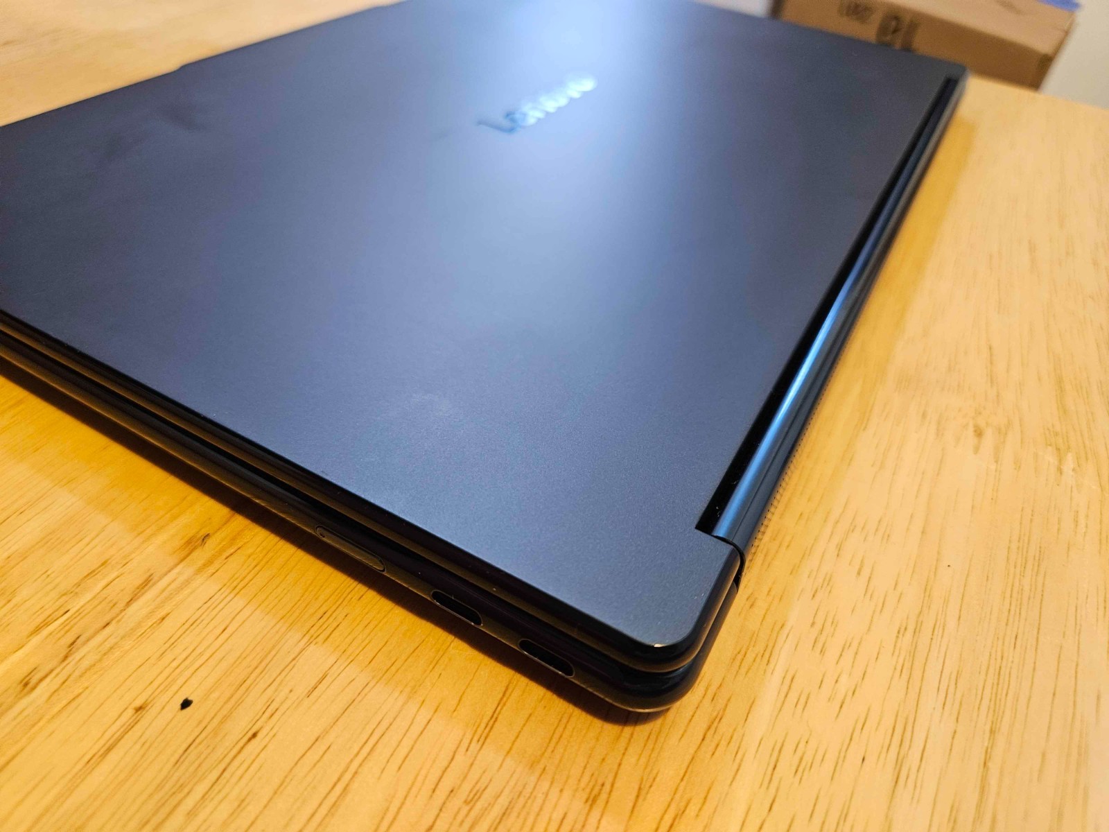 Lenovo Yoga Book 9i 14″ Dual OLED Touch 3K Ultra 7 255H 16GB RAM 1TB SSD Laptop