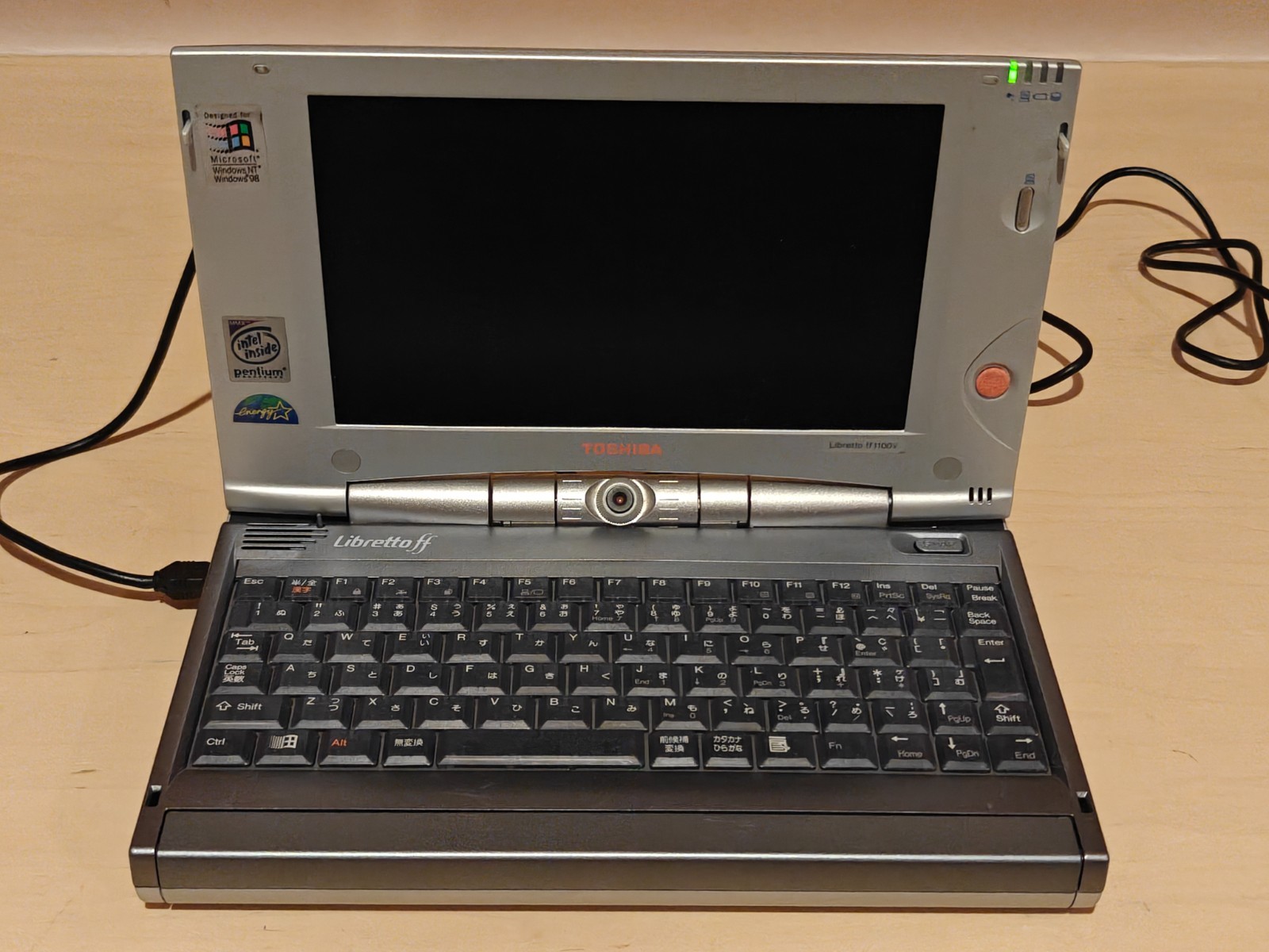 Toshiba Libretto ff1100v P266MHz 64MB, 32GB HD 2X Win98 w/CD-ROM & Lots More IOB