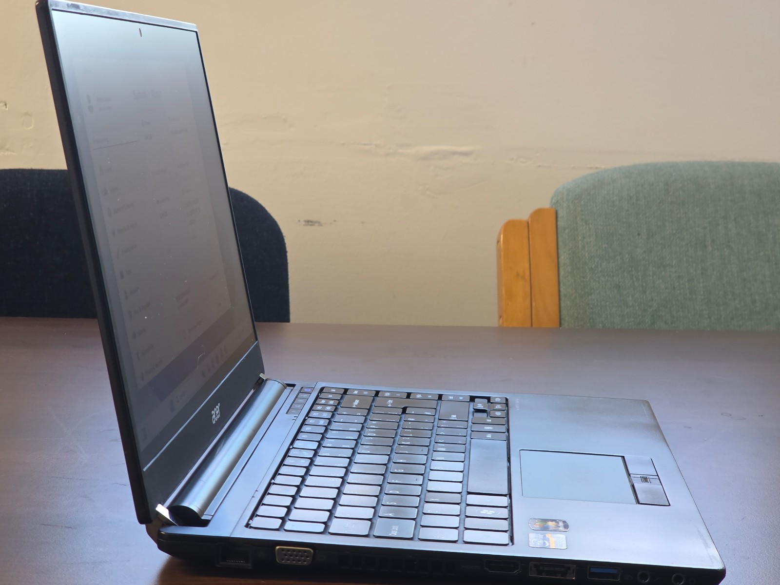 14″ ACER TRAVELMATE 8481 CORE i3-2367M 8GB 240GB SSD HDMI WIN11