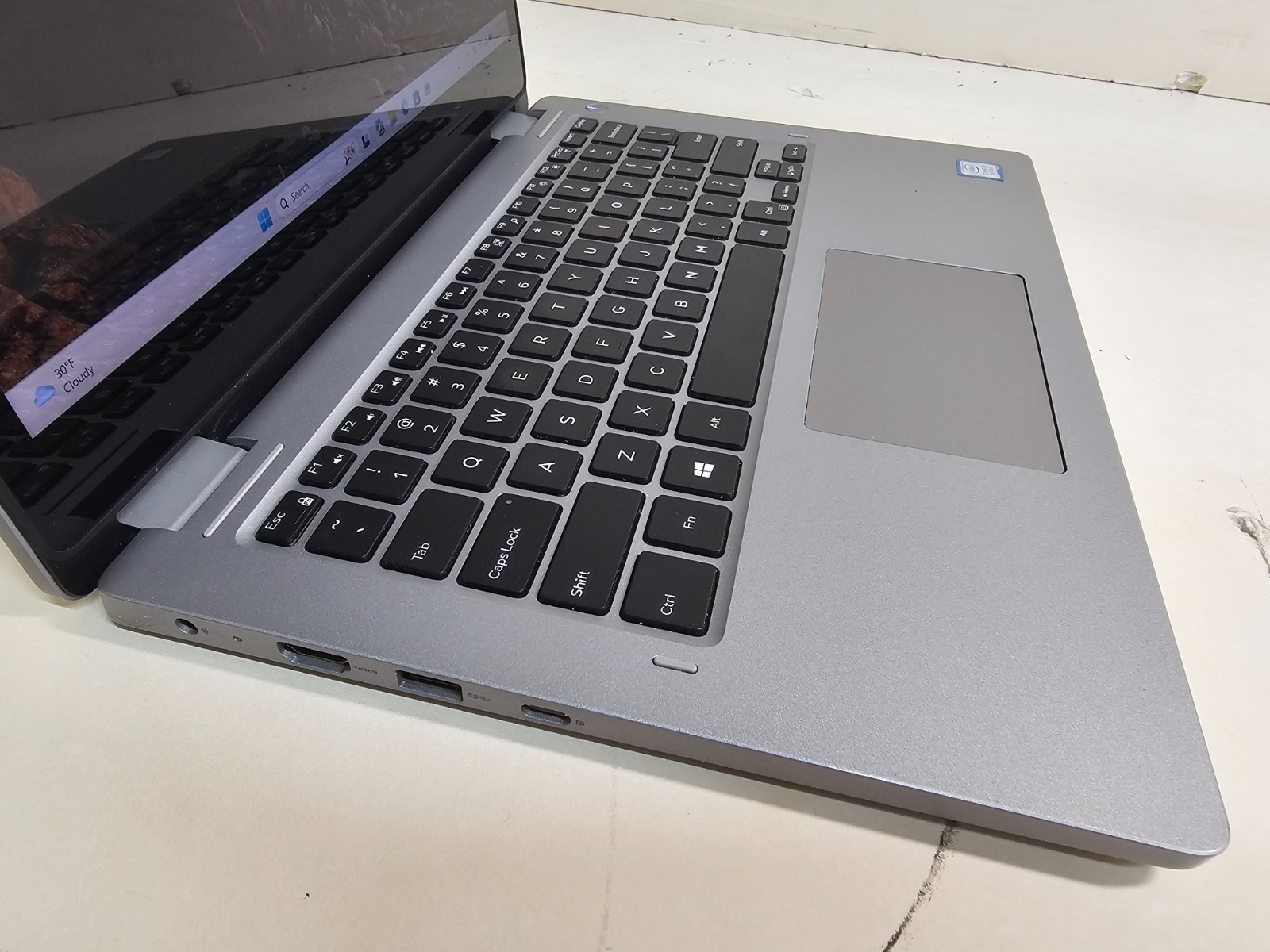Dell Latitude 3310 2 in 1 Laptop – 1.6 GHz i5 8GB 256GB 13.3″ Touchscreen – SP3