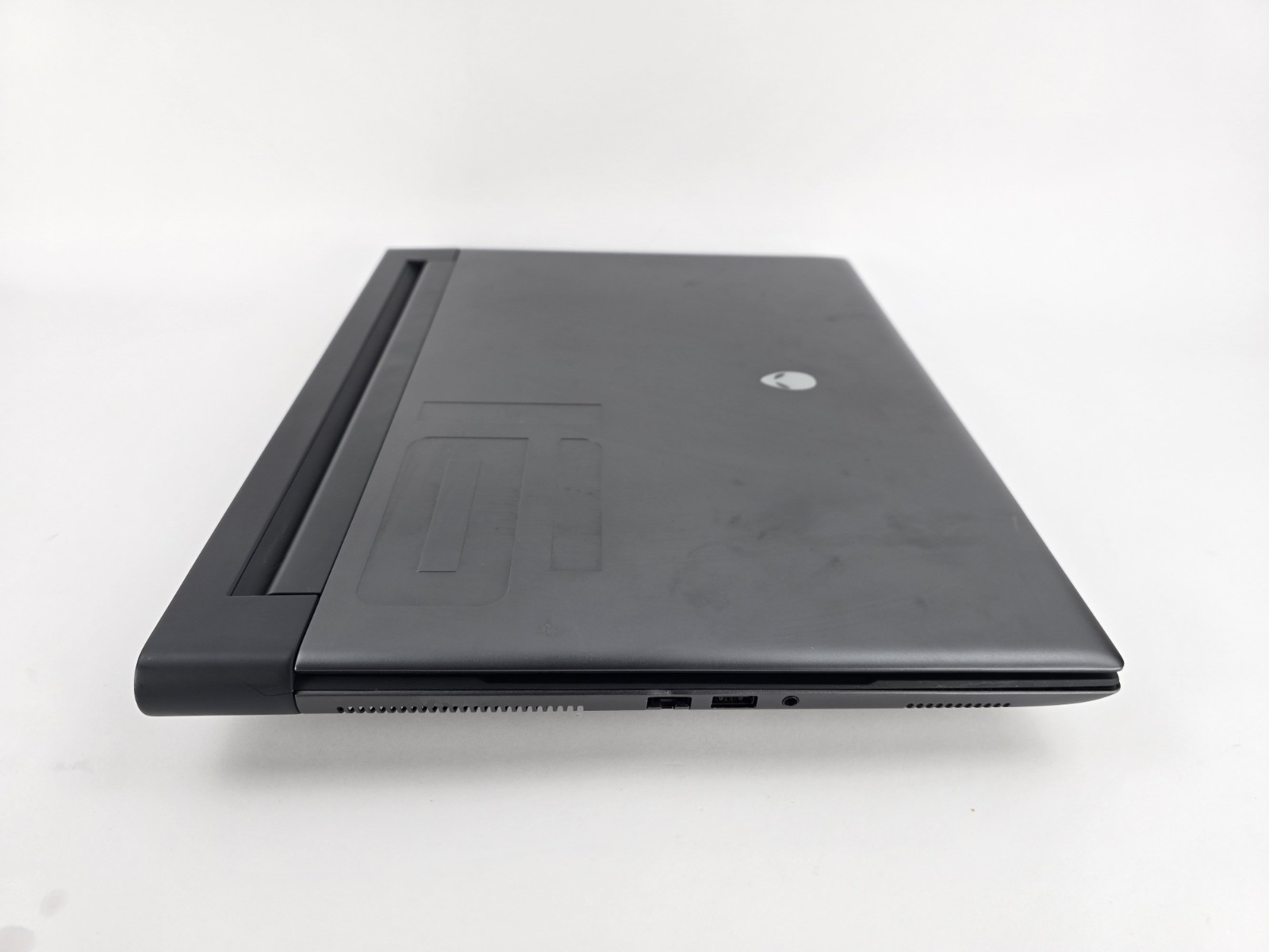Alienware M16 R1 16″ Ryzen 9 7845HX 16GB 1TB RTX 4080 – For Parts – AS-IS