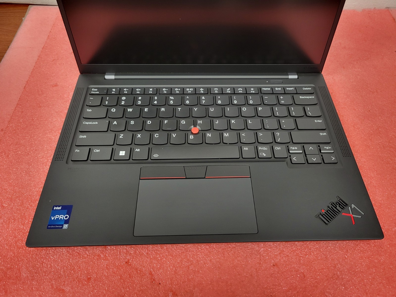 Lenovo ThinkPad X1 Carbon Gen 10 14″ i7-1270P 16GB RAM 512GB SSD | C973