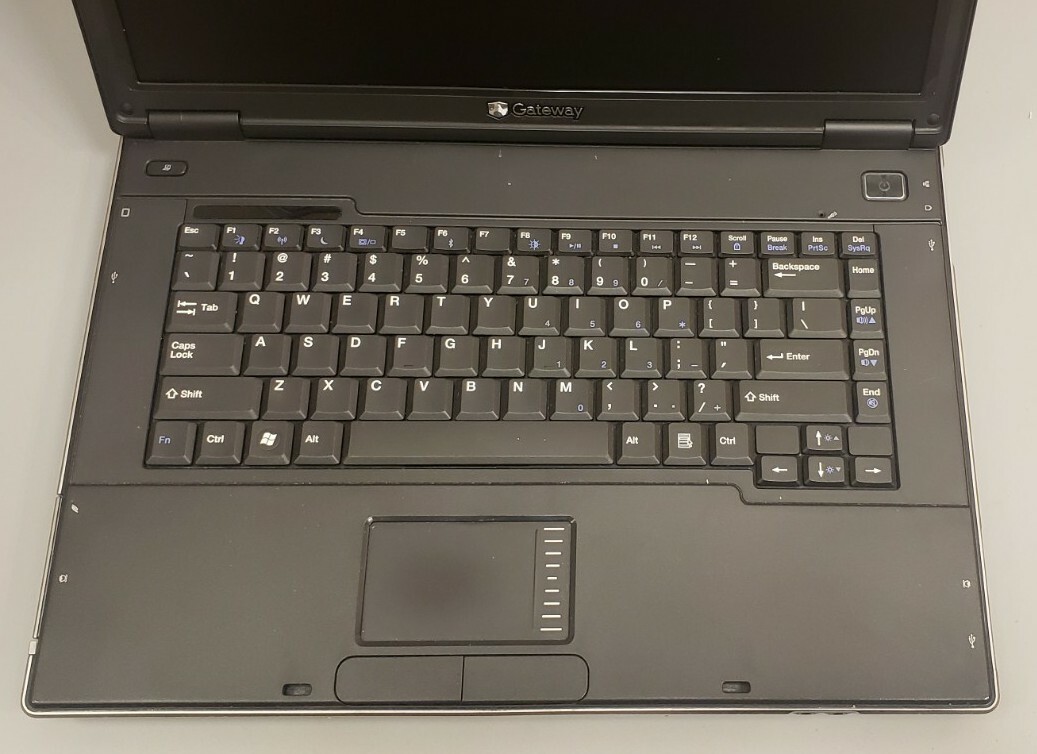 GATEWAY E-475M 15.6″ Intel Core 2 Duo T5470 2GB RAM 120GB HDD WIFI LINUX