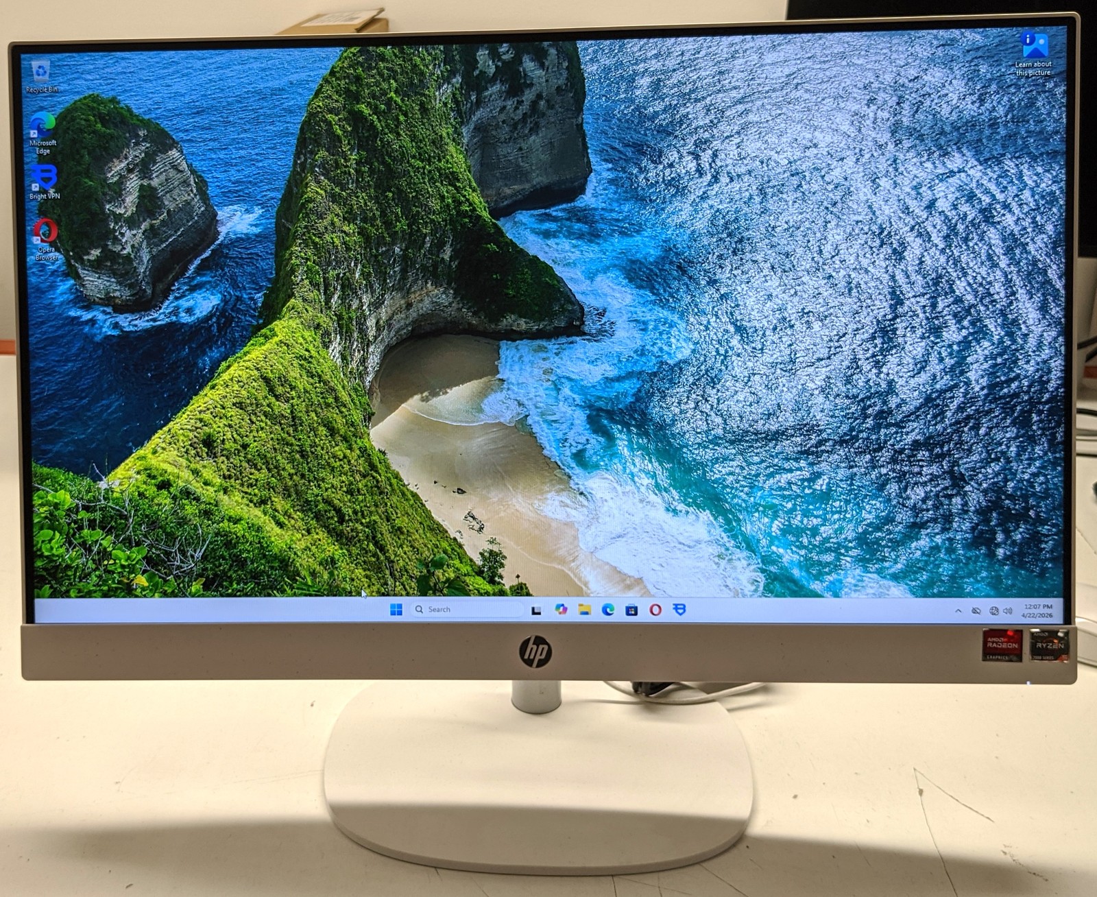 HP AIO 24-CR0046 DESKTOP AMD ATHLON GOLD 7220U 4GB 256GB