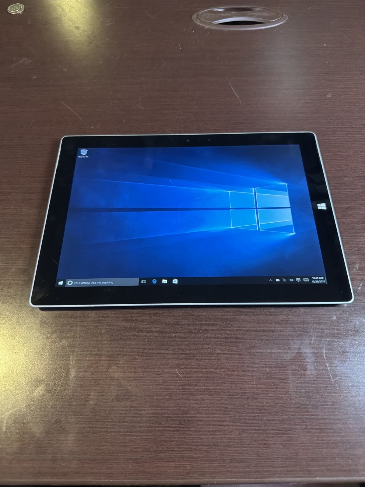 Microsoft Surface 3 Tablet Intel Atom X7-Z8700 4gb Ram 128gb SSD Windows 10 Pro