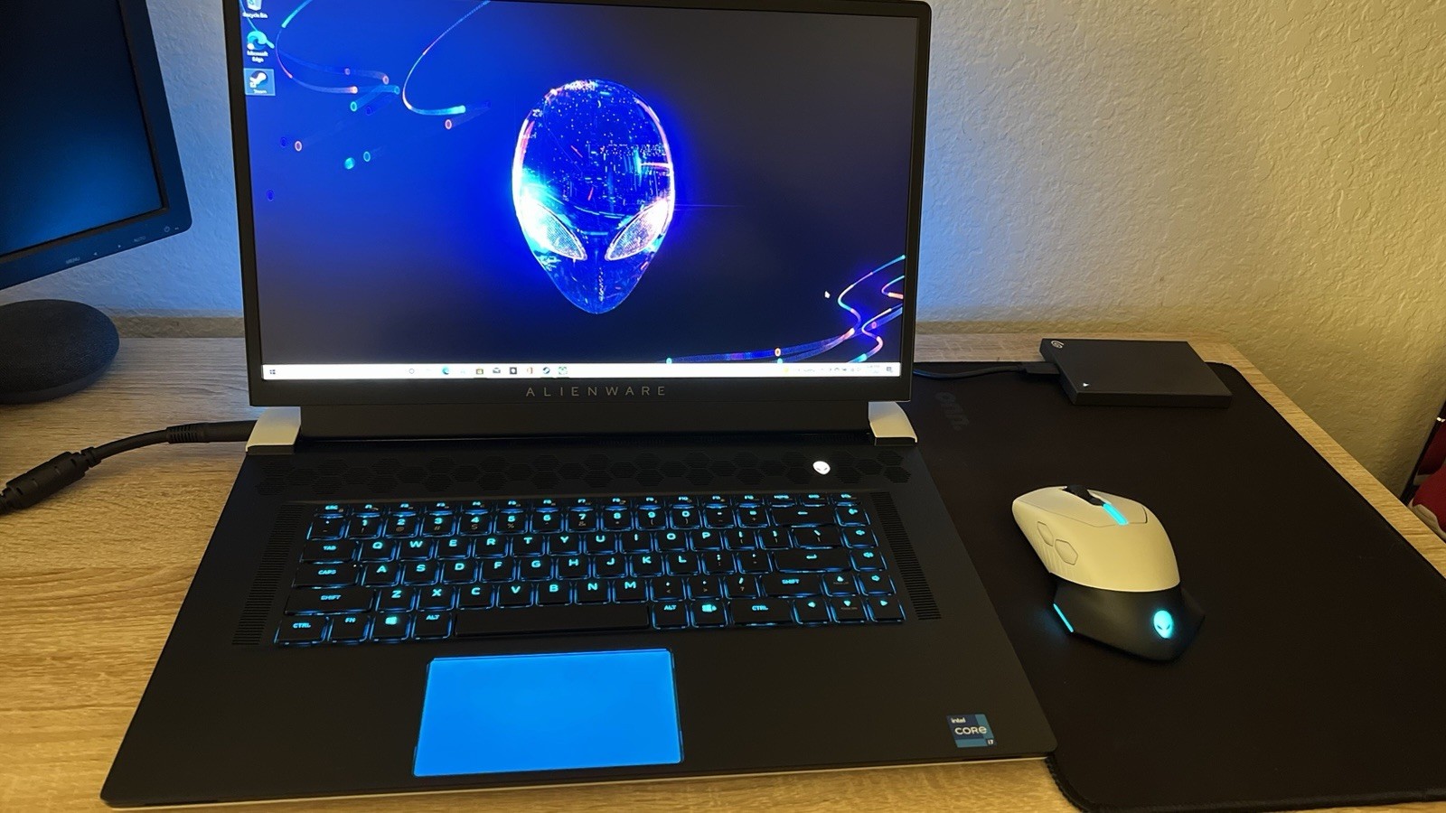Alienware Gaming Laptop Intel Core Windows 11 Backlit Keyboard USB HDMI