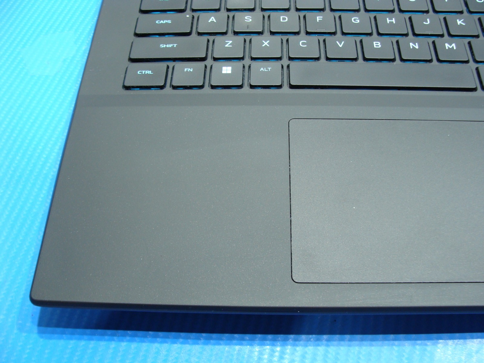 Alienware m18 R1 AMD 18″ FHD+ 480hz AMD Ryzen 9 7945HX 32GB 1TB RX 7900M 16GB