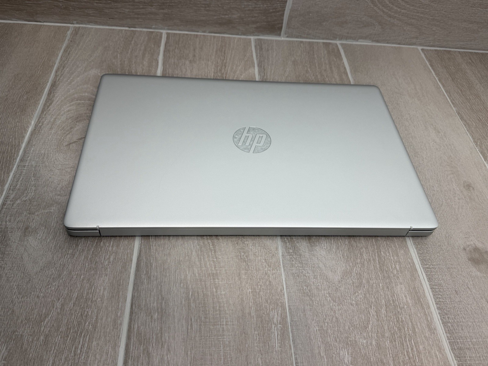 HP Laptop 17-CN2083DX 17.2″ Core i3-1215U 8GB RAM 256GB NVMe SSD Win-11