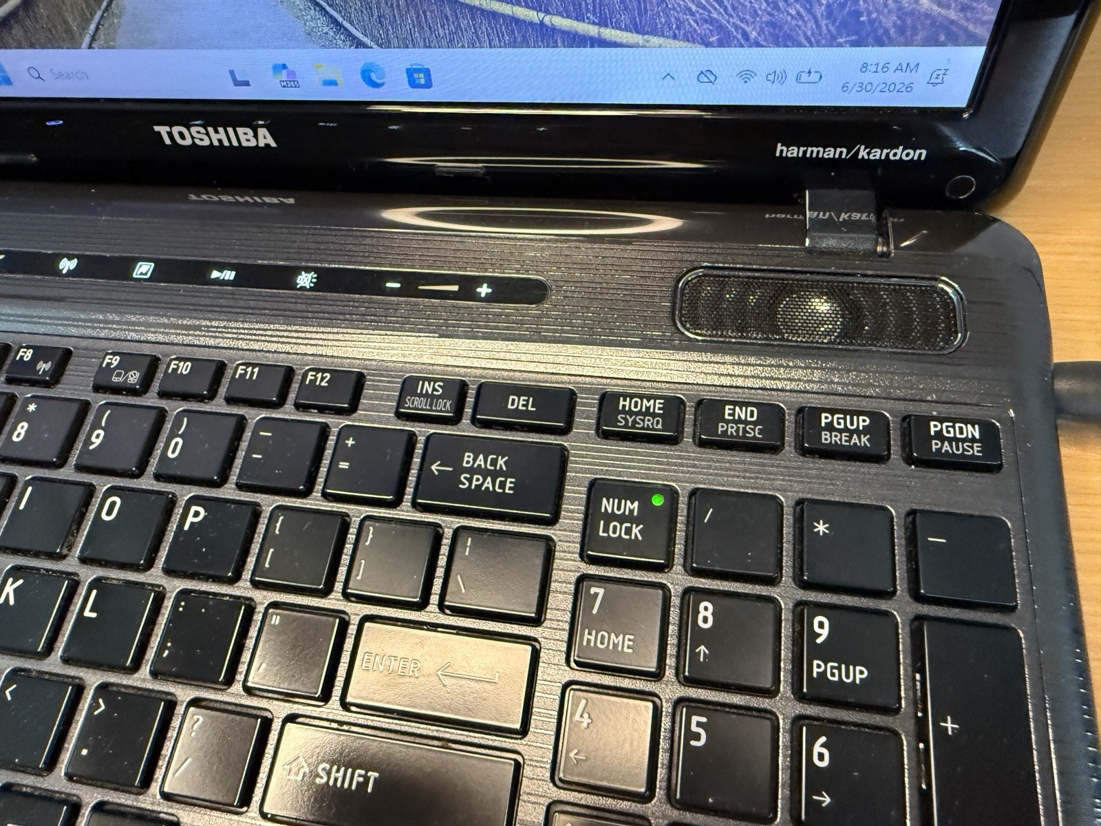 Toshiba Satellite P755-S5215 Core i3 Laptop 6GB RAM 640GB HDD Clean Tested READ