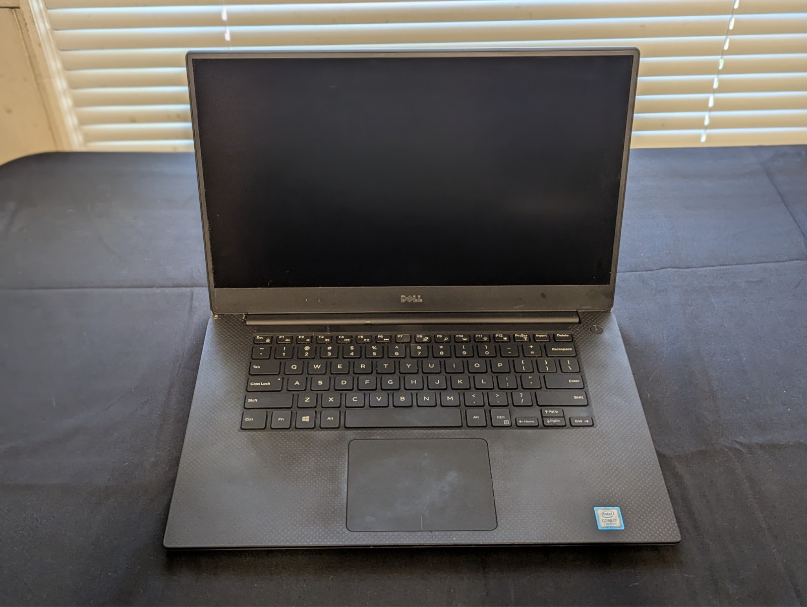 Dell Laptop – XPS 15 9560 – i7-7700HQ 16GB 512GB NVMe GTX 1050 Win11 Pro