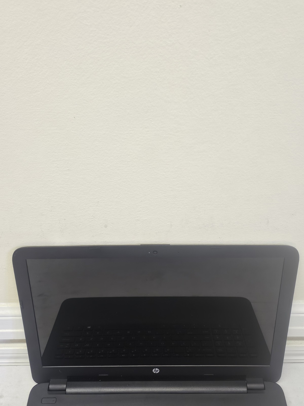 HP 15-ba018wm Laptop – AMD E2-7110 – 4GB RAM – 500GB HDD – Screws Gone – Win 10