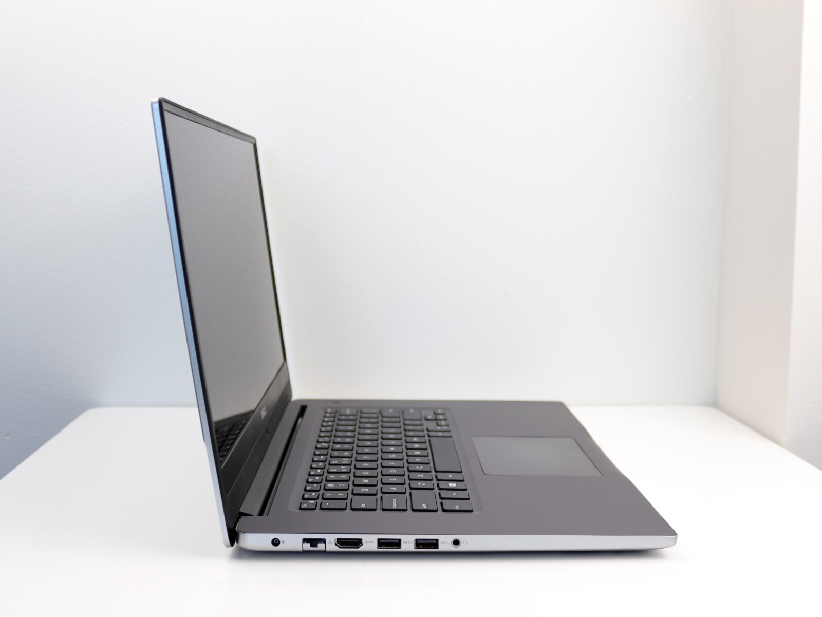 Dell Inspiron 7572 15.6″ Intel Core i7-8550U 8GB DDR4 512GB SSD NVIDIA MX150