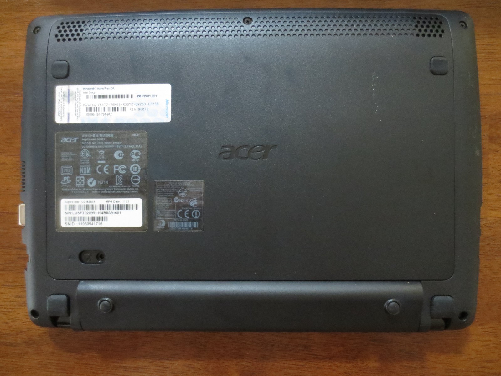 Acer-Aspire One 722-BZ848 500GB HDD with Charger and Box 11.6″ HD LED LCD