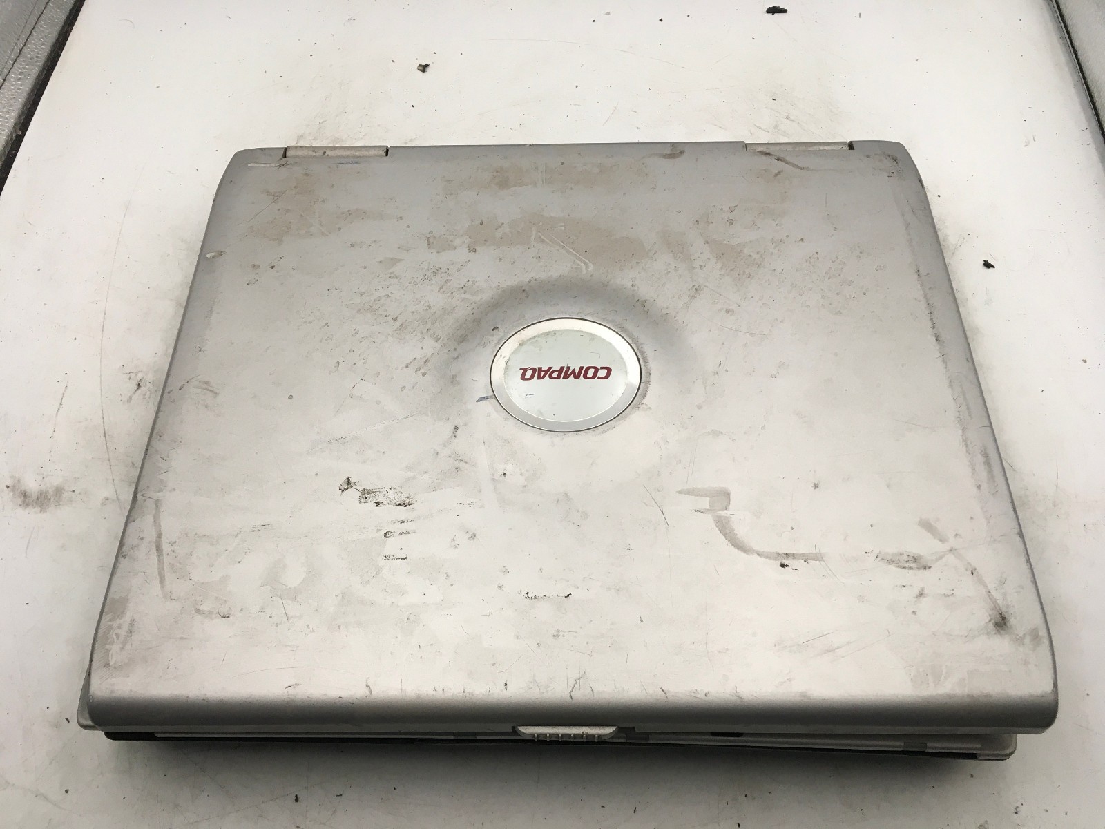 HP PRESARIO 2100 -FOR PARTS/DAMAGED CASE- INTEL PENTIUM 4 – 256MB RAM -READ- BB