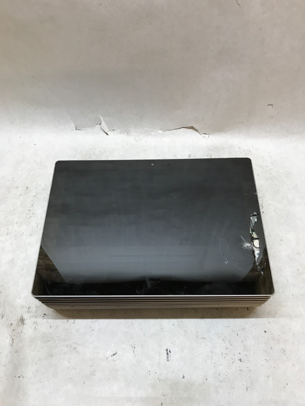 Lot of 9 Microsoft Surface 3 1645 12″ Intel Atom 4GB 128GB UNTESTED For Parts DW