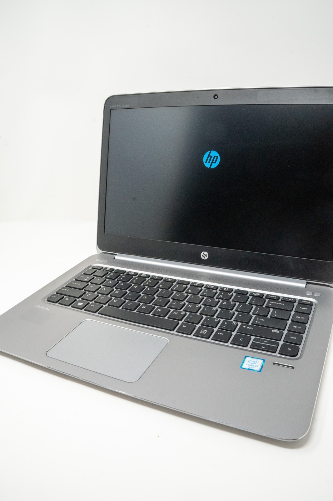 HP Elite Folio 1040 G3 i5 6200U 2.3GHz 8GB 256GB NVMe 14″ GRADE C Laptop Good ++