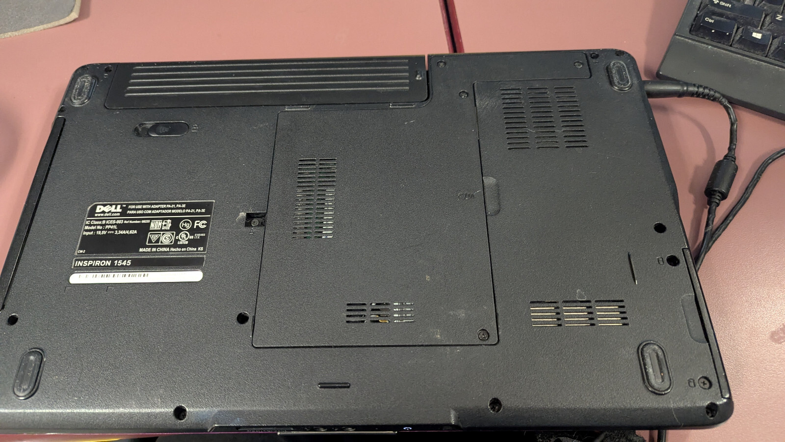 DELL Inspiron 1545 Intel Pentium Dual Core T4400 2.2 GHz 3 GB RAM 256 HDD