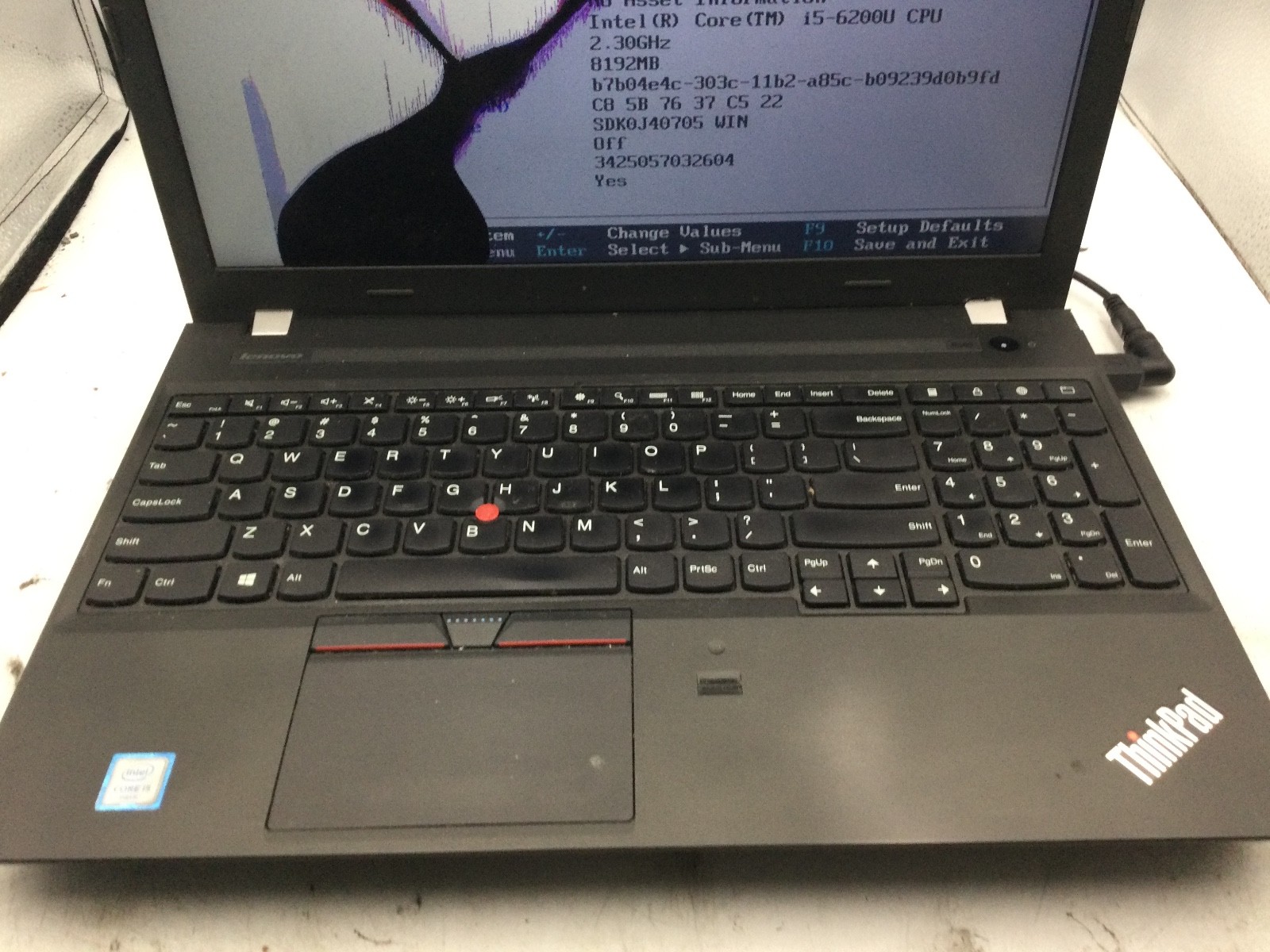 LENOVO THINKPAD E560 – BOOTS TO BIOS/BAD LCD – INTEL CORE I5 – NO RAM – READ-BB
