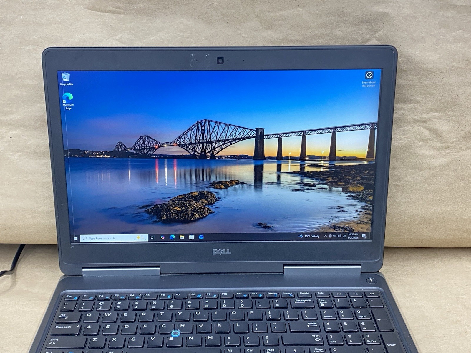 Dell Precision 7520 15.5″ 3840*2460 E3-1575M 8GB – 256GB SSD – Wi10 Pro READ