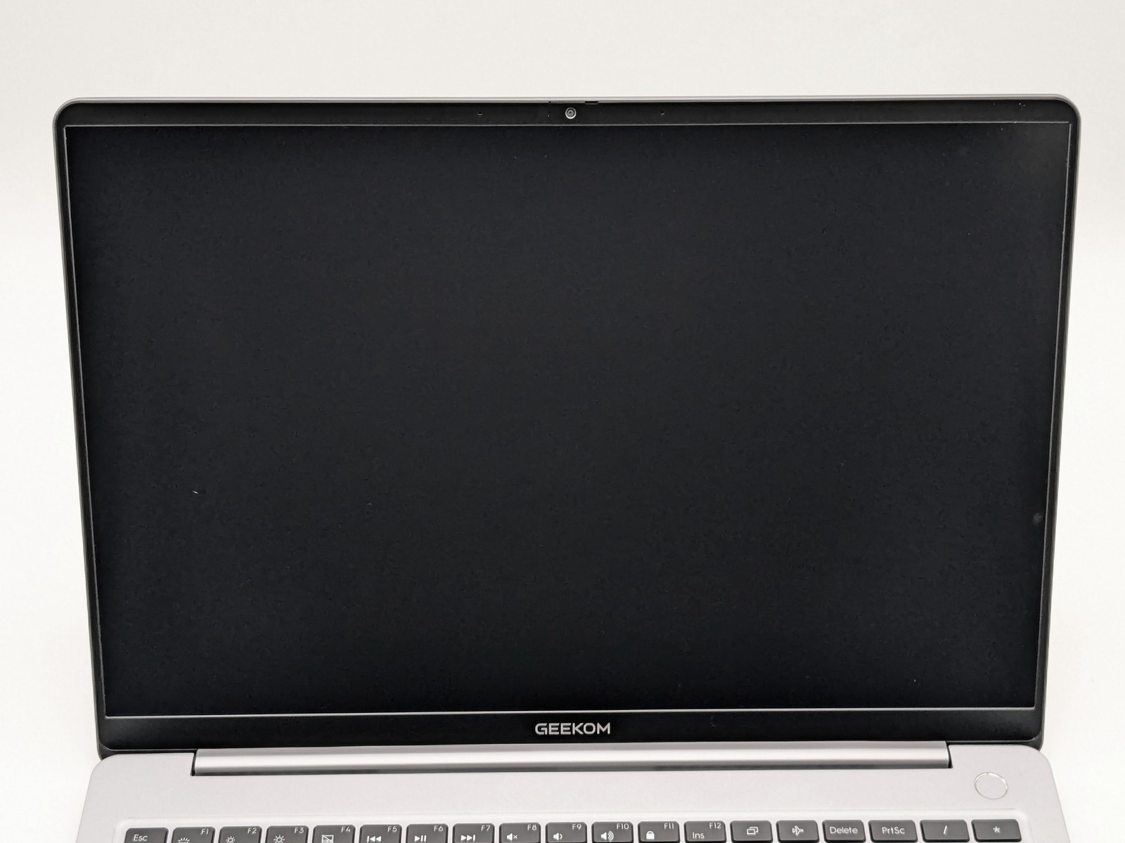 GEEKOM GeekBook X16 Pro 16″ Laptop Ultra 9 185H 32GB RAM 2TB SSD Win 11