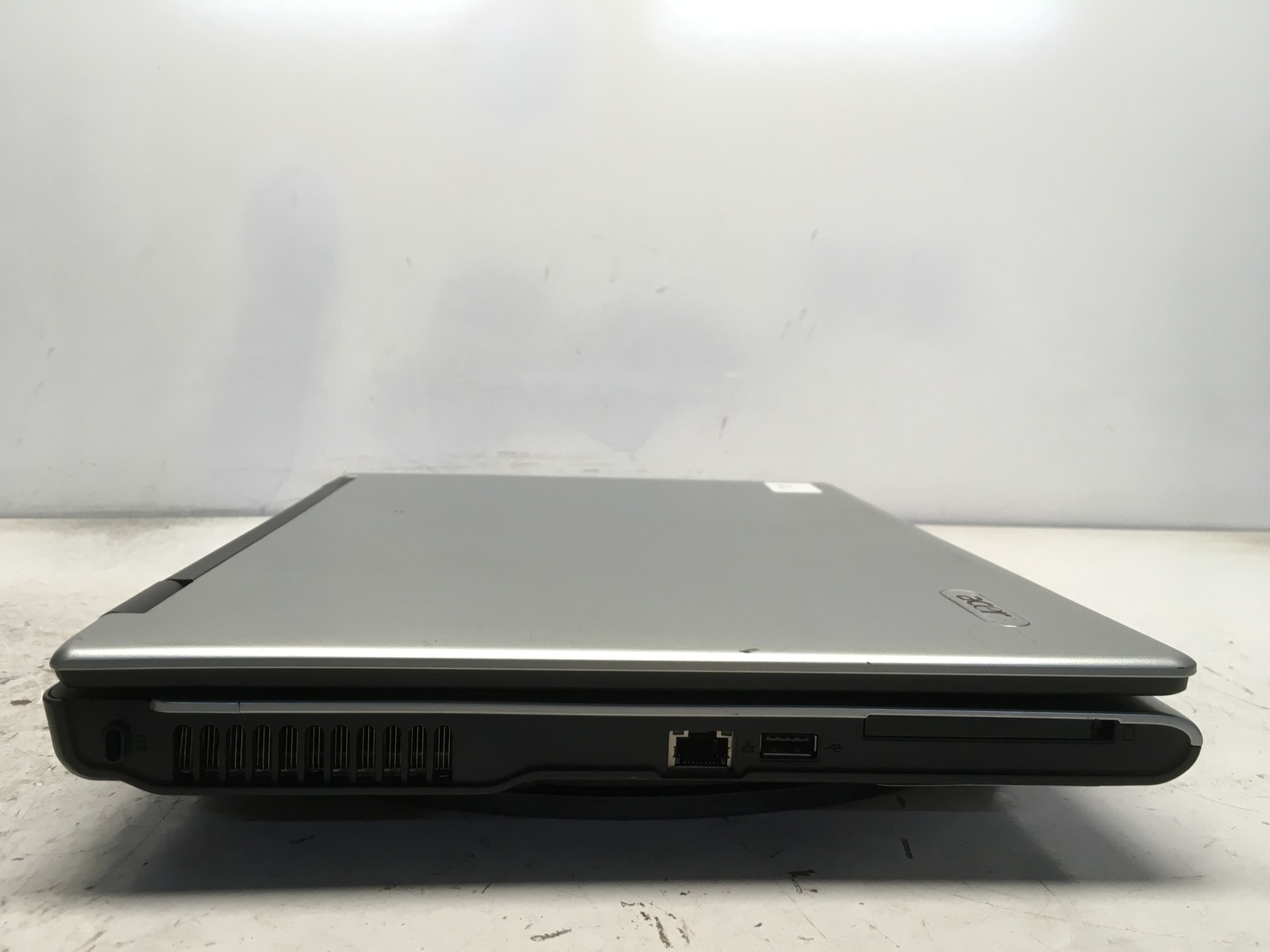 Acer TravelMate 2450 Intel Celeron M 410 1.46GHz 1470 MB NO HDD No Batt