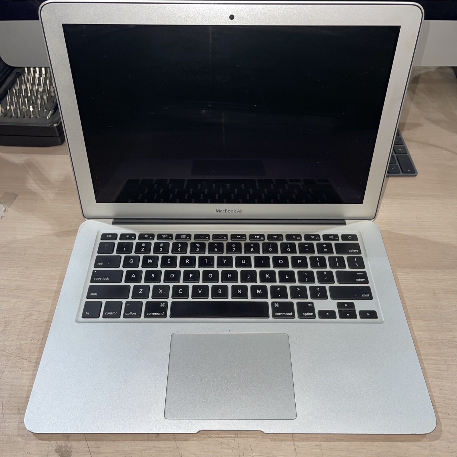 Apple Macbook Air MID 2012 13″ i5-3427U 1.8GHz 4gb RAM NO HD