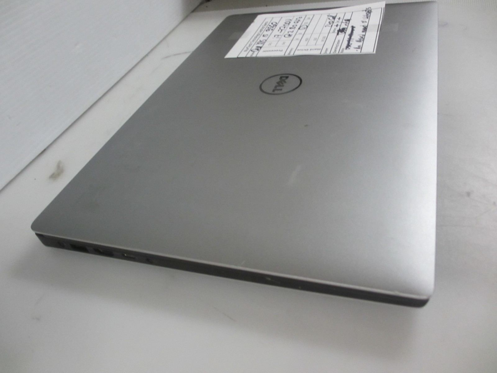 Dell XPS 15 9560 i7-7700U 2.80GHz 16GB 240GB M2SSD NOOS LAPTOP + AC READ