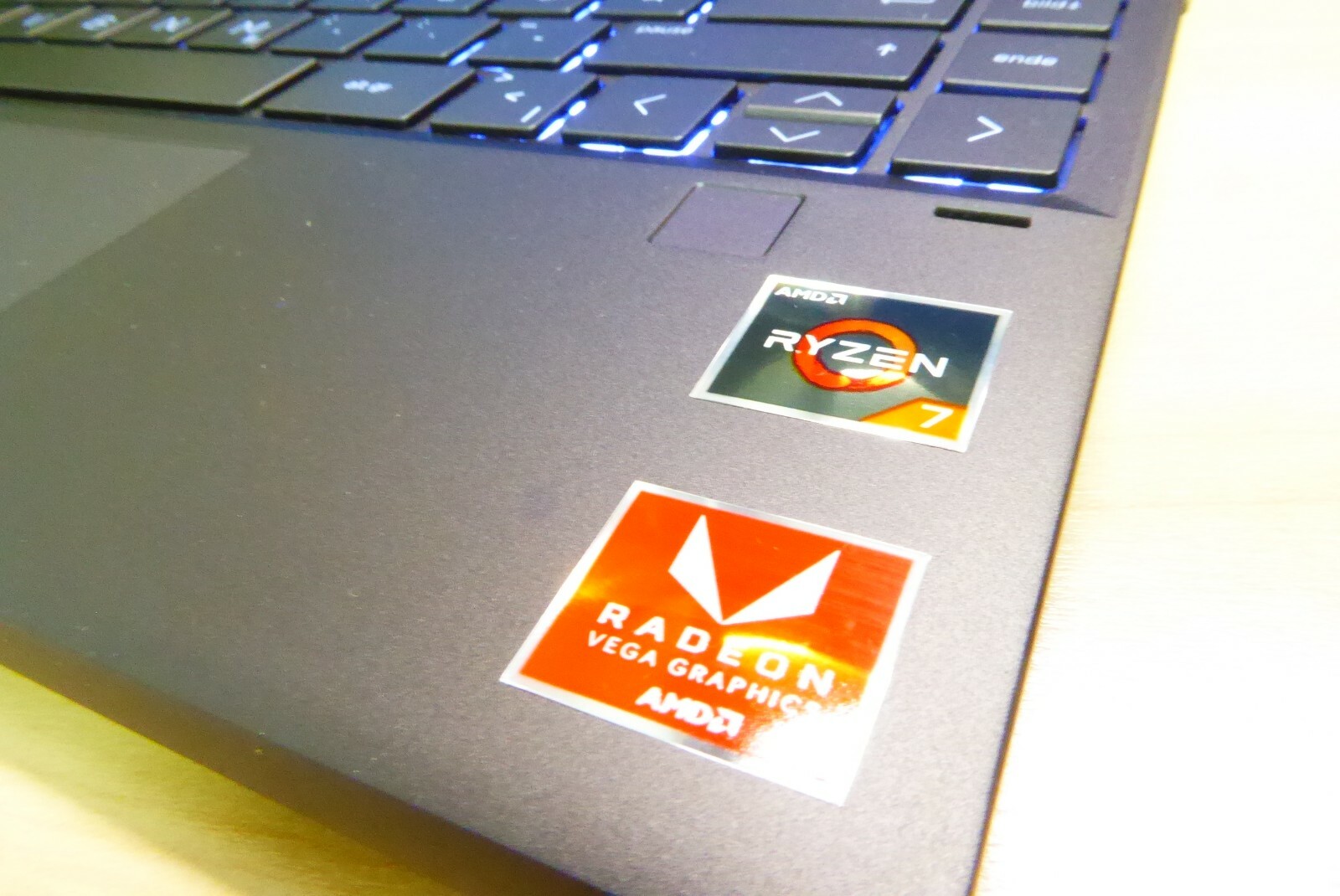 CAPTAIN NOTEBOOK HP ENVY X360 2-in-1 AMD RYZEN-7 3700U VEGA10 512G 16G FHD TOUCH