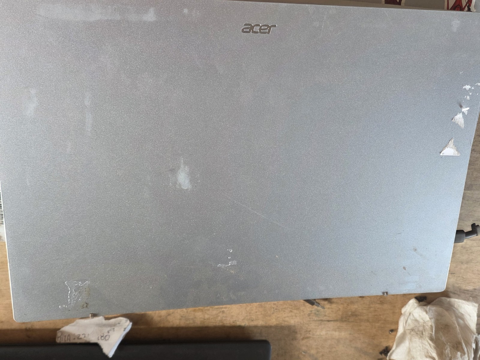 Acer Aspire 3 – 15.6″ Touchscreen Laptop AMD Ryzen 5 7520U 16GB 512gb Hinge