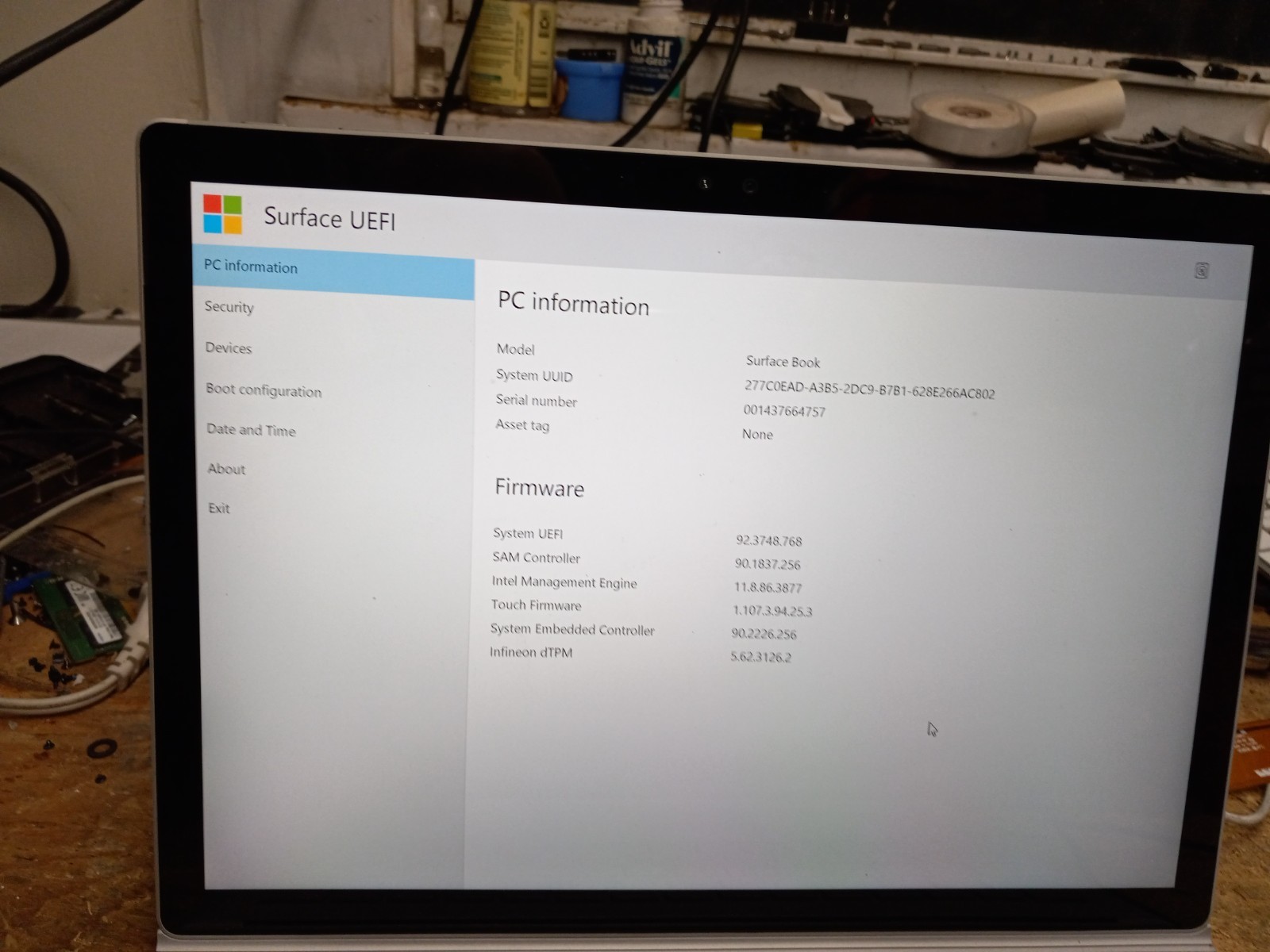 Microsoft Surface Book 1703 13.5″ i5-6300U 8GB Ram bad drive