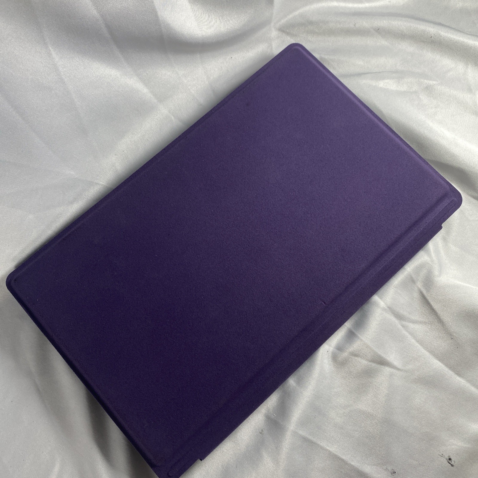 Microsoft Surface Model 1601 Windows 8 Pro -128gb – Needs new battery