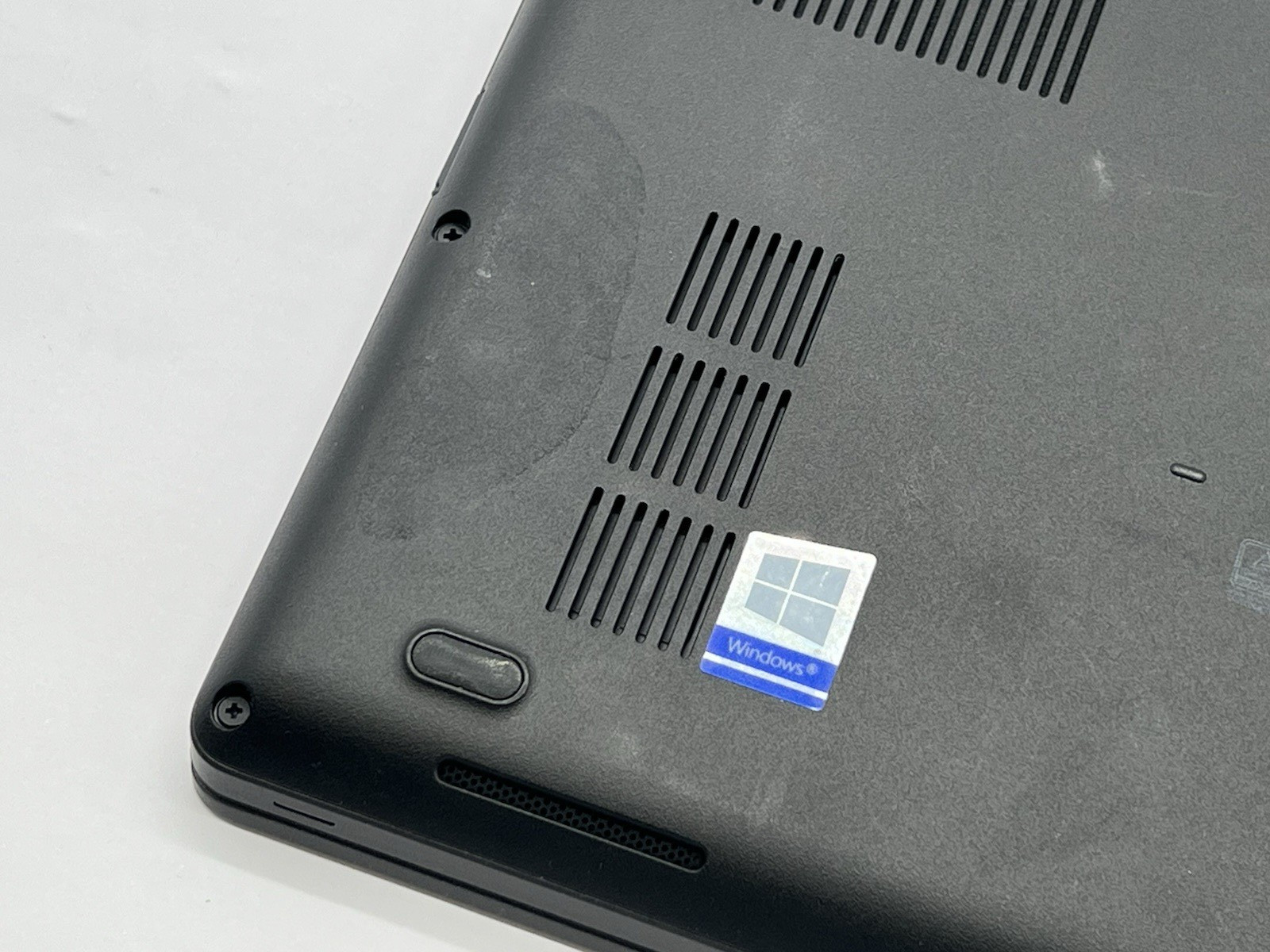 Dell Latitude 5401, i7-9850H CPU, @ 2.60GHz, 16GB RAM, 256GB NVMe-No OS/AC