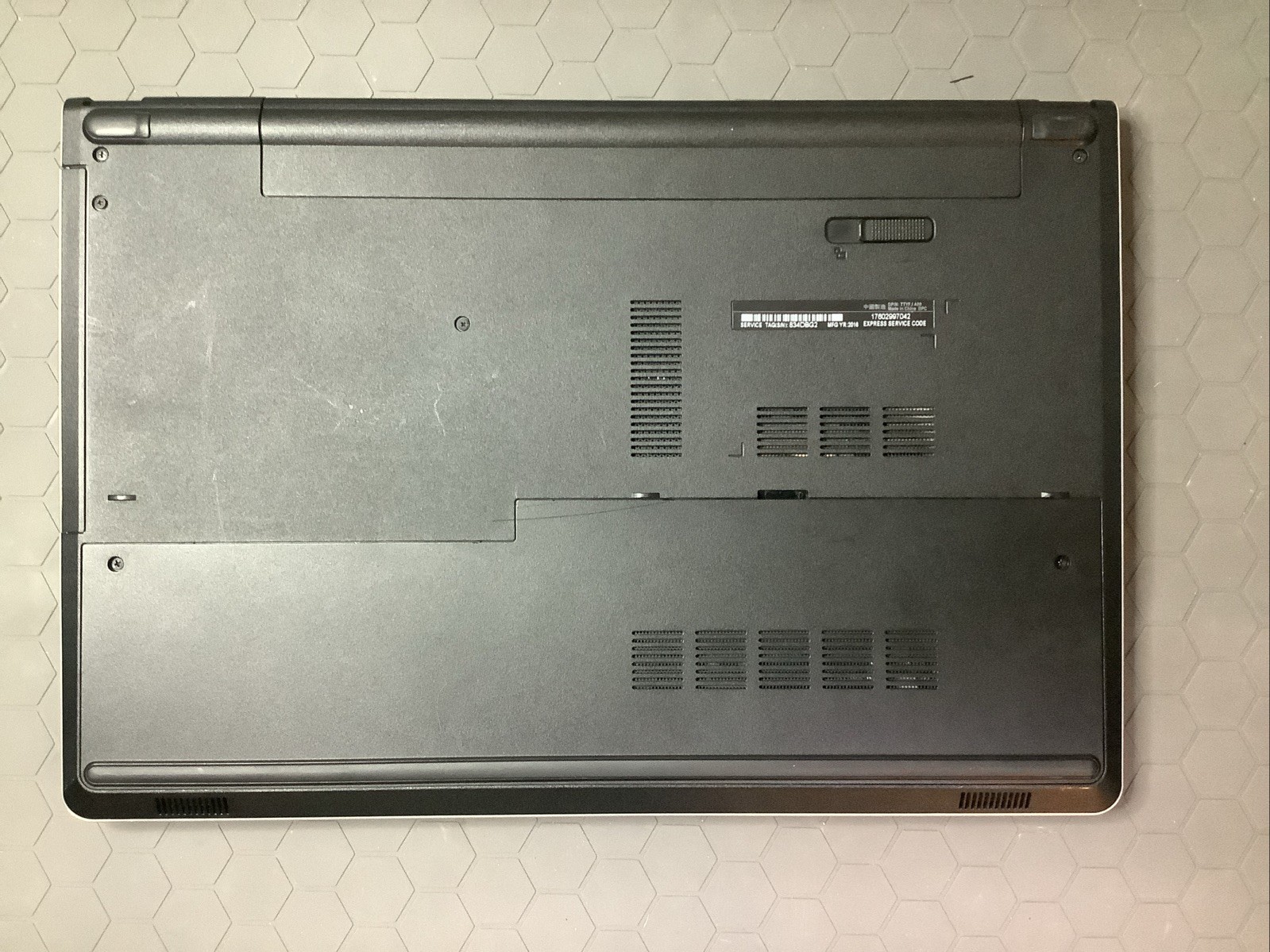Dell Inspiron 15 5000 series- AMD E2-7110/4GB RAM/ 1000GB HDD/Linux Mint