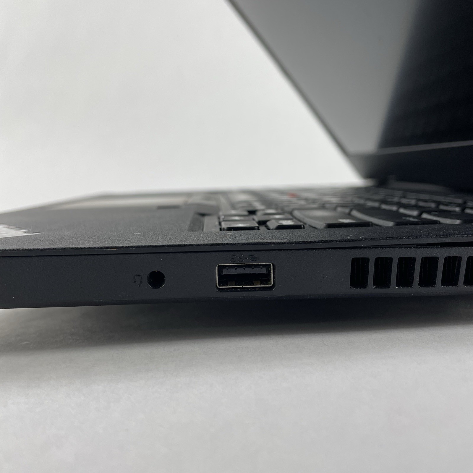 Lenovo ThinkPad L490 14″ i5-8250U 1.60 GHz 8 GB RAM No SSD/OS/AC