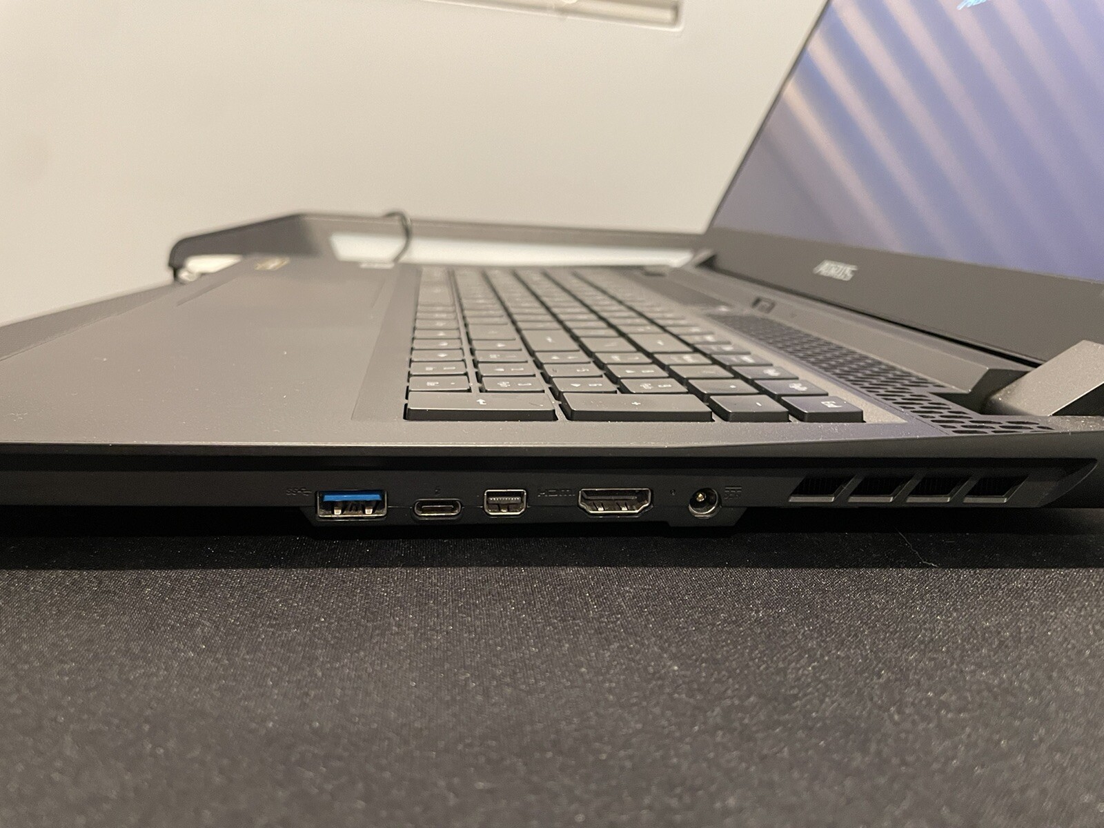 Aorus 17G XC (3070, i7 10870H, 300 HZ, 32 GB RAM, 512 GB SSD)