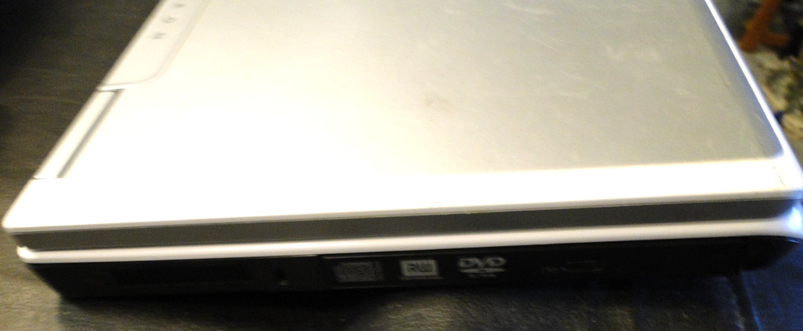 Dell Inspiron E1505 Laptop (Parts or Repair Only) Centrino WM3945ABG Powers On