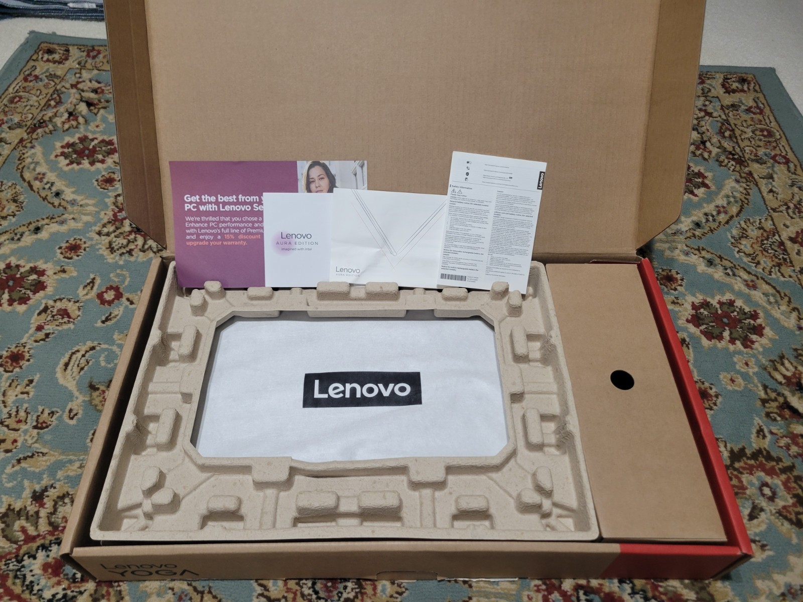 Lenovo Yoga Pro 9i 16 OLED RTX 5050 U9 285H 32GB 1TB Aura Open Box Excellent