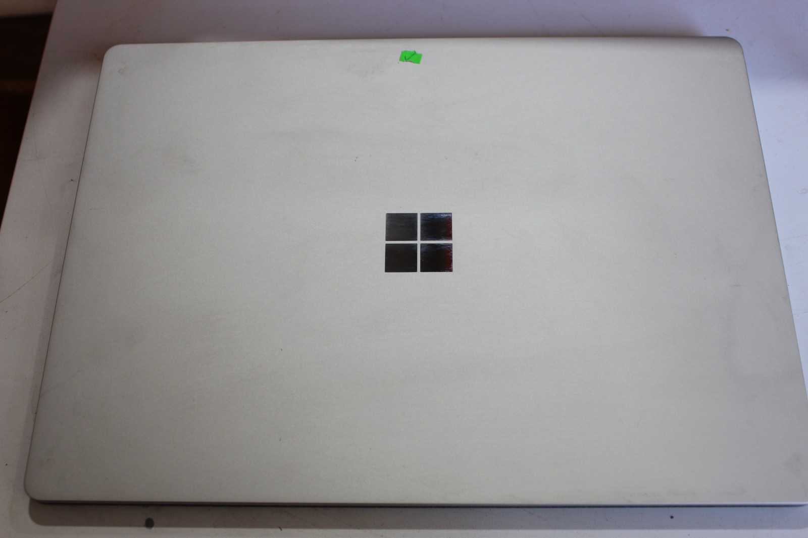 Microsoft Surface 1769 1st Gen Laptop 1769 13.5″ i7-7660U 2.5GHz 16GB RAM 512GB