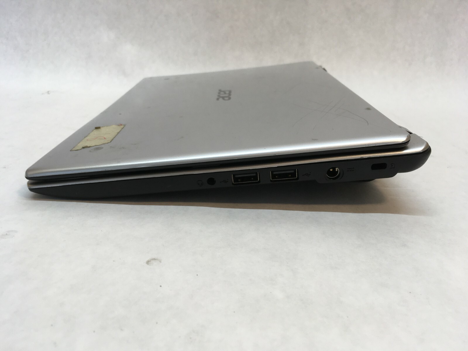 Acer Aspire V5 Intel Celeron 1GB RAM 11.6″ Laptop FOR REPAIRS/PARTS QT
