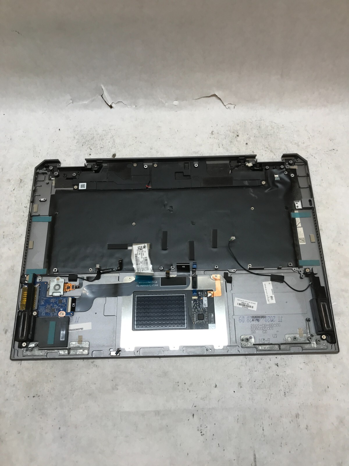 HP ZBook Studio X360 G5 Palmrest NO MOTHERBOARD NO BATTERY NO SCREEN Parts – DW