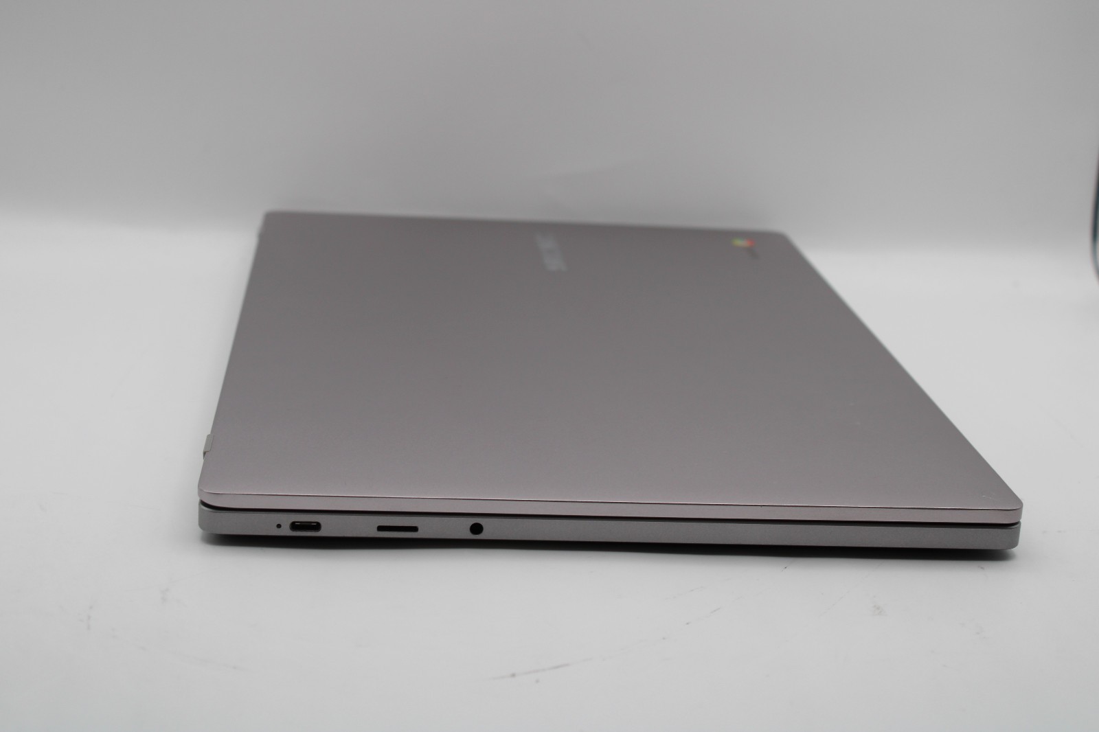 Samsung Chromebook 4+ Celeron N4000 @ 1.1 GHz 4GB RAM 32GB SSD Chrome OS