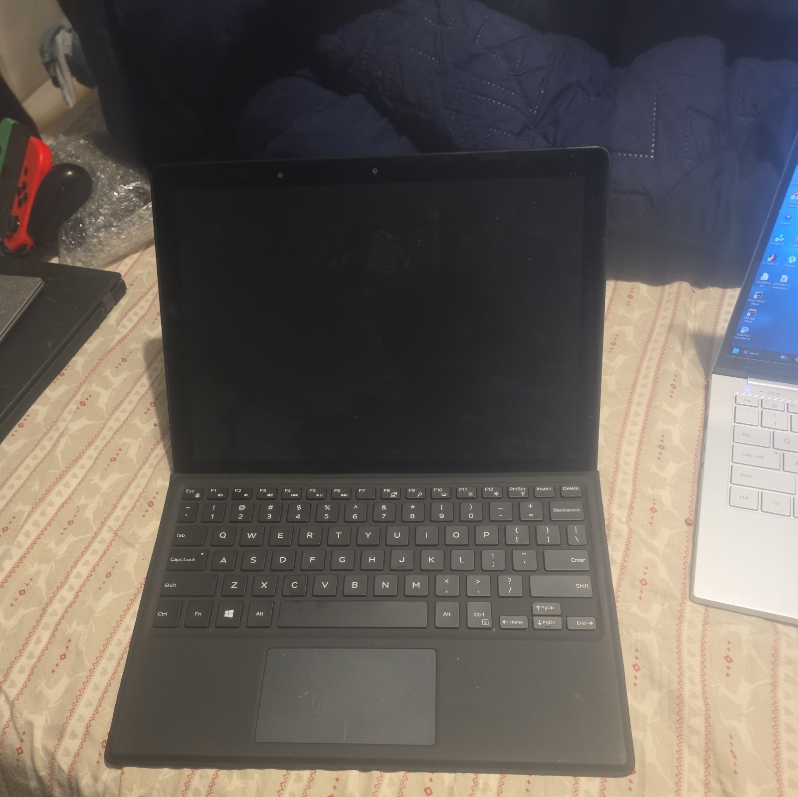 Dell Latitude 5290 2-in-1 12.3″ Touchscreen Intel i5-8350U 8GB No HDD AS-IS