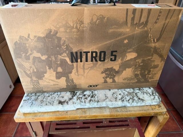OPEN BOX Acer Nitro 5 15.6” (512GB SSD, Intel Core i5-10300H, 8GB RAM, WIN 11