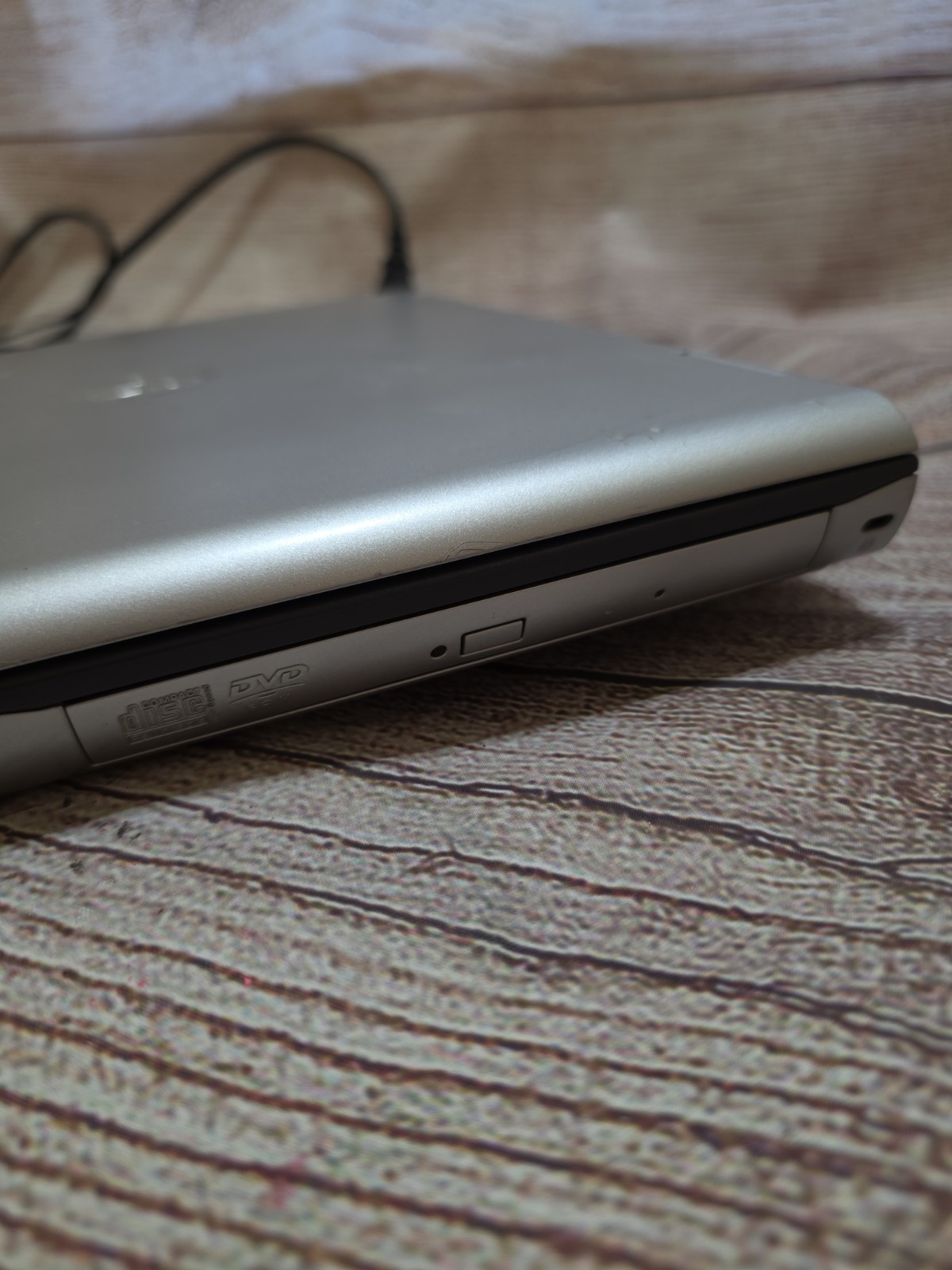 Gateway 450ROG 15in Screen Silver Laptop Computer CD/DVD RW Parts Only W Charger