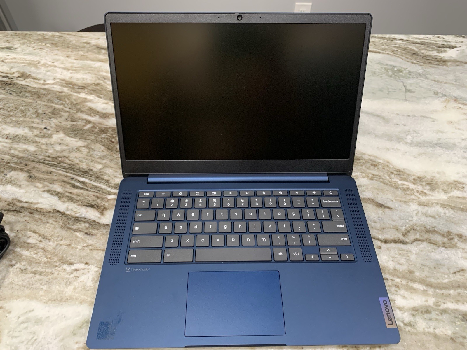 Lenovo IP Slim 3 Chromebook 14″ Blue 4GB RAM 64GB eMMC Chrome OS Wi-Fi Bluetooth