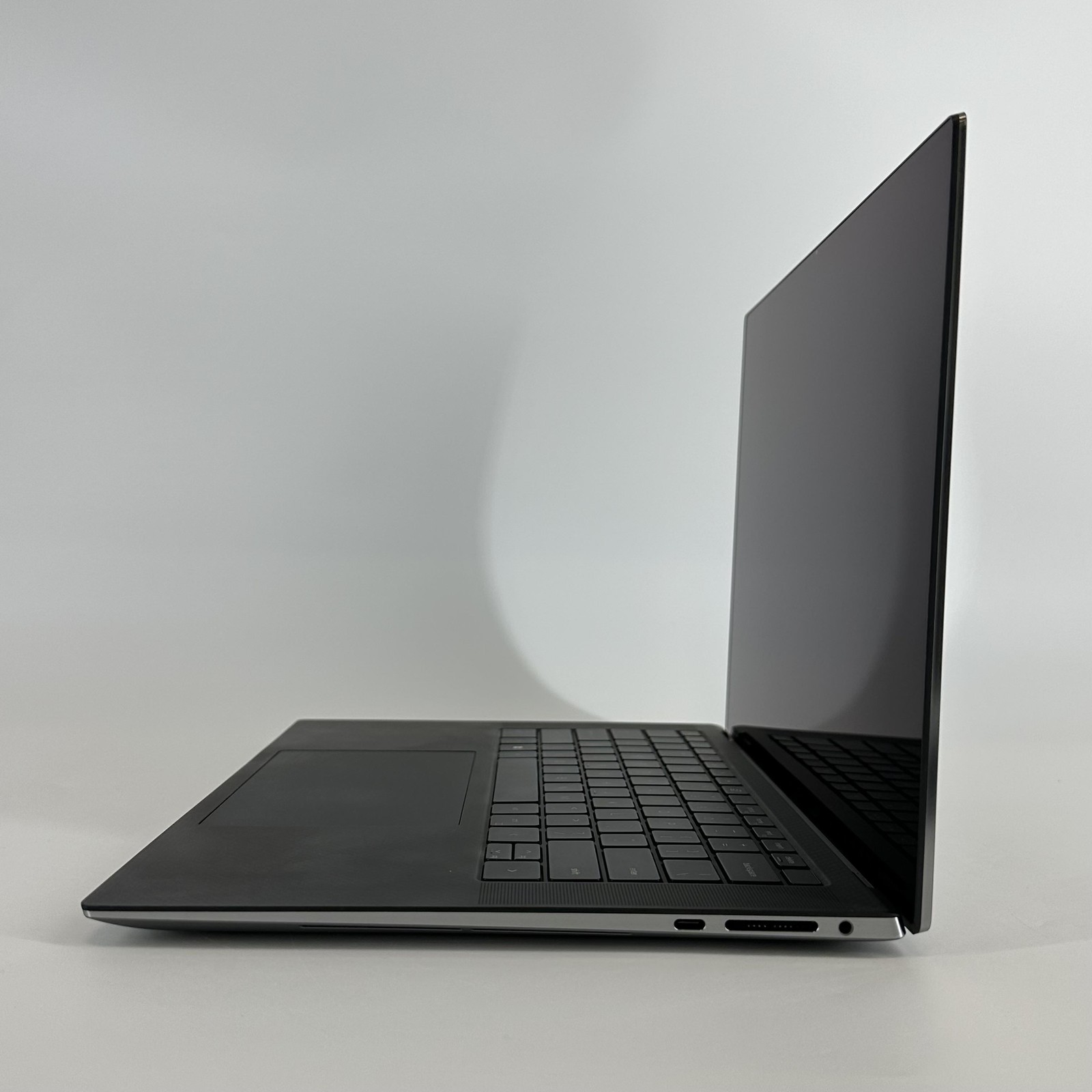 Dell Precision 5560 15.6 UHD+ TOUCH i9-11950H 2.60GHz 64GB 1TB SSD RTX A2000