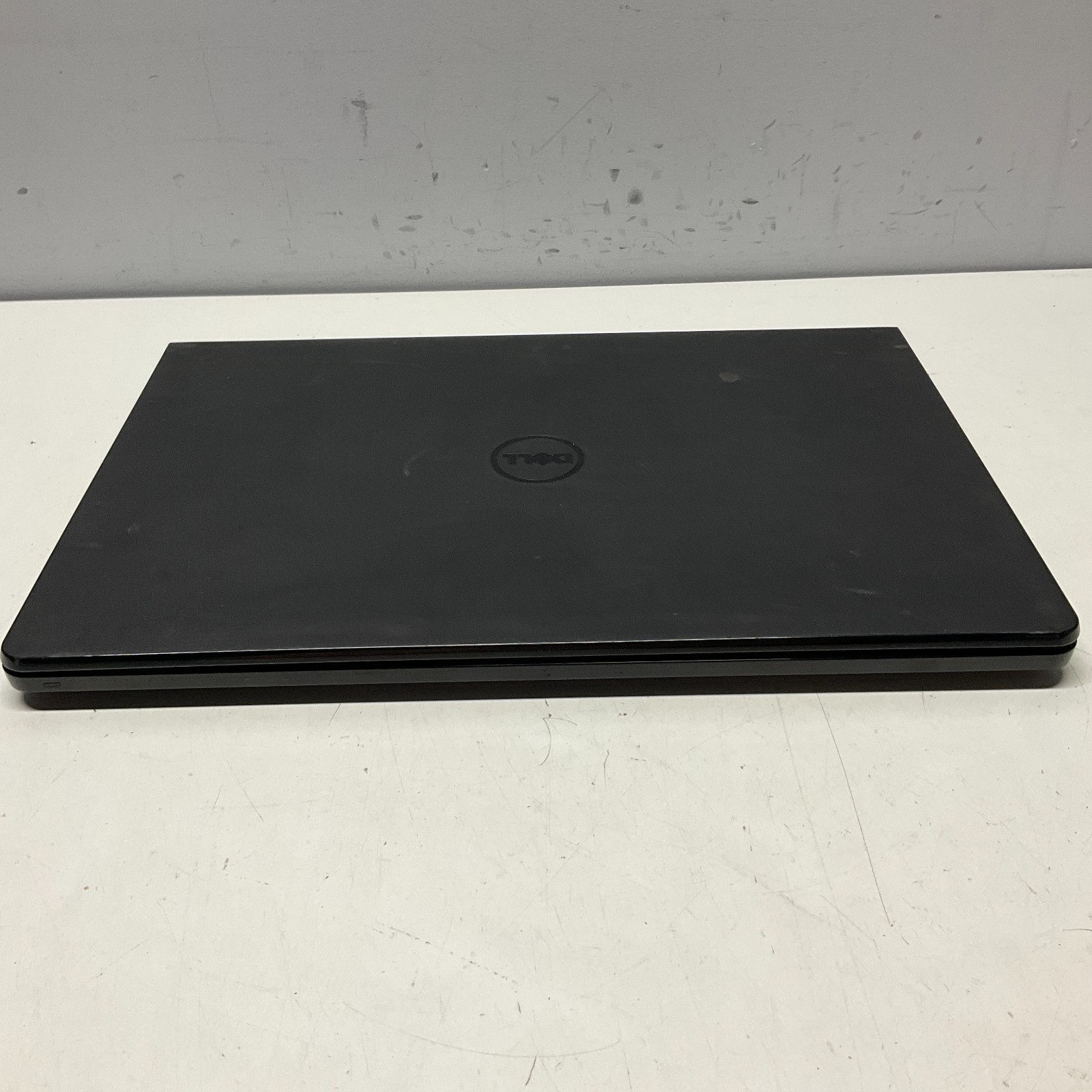 Dell Inspiron 15-3552: Pentium N3700 1.60GHz 4GB 100GB SSD Windows 10 Pro Laptop