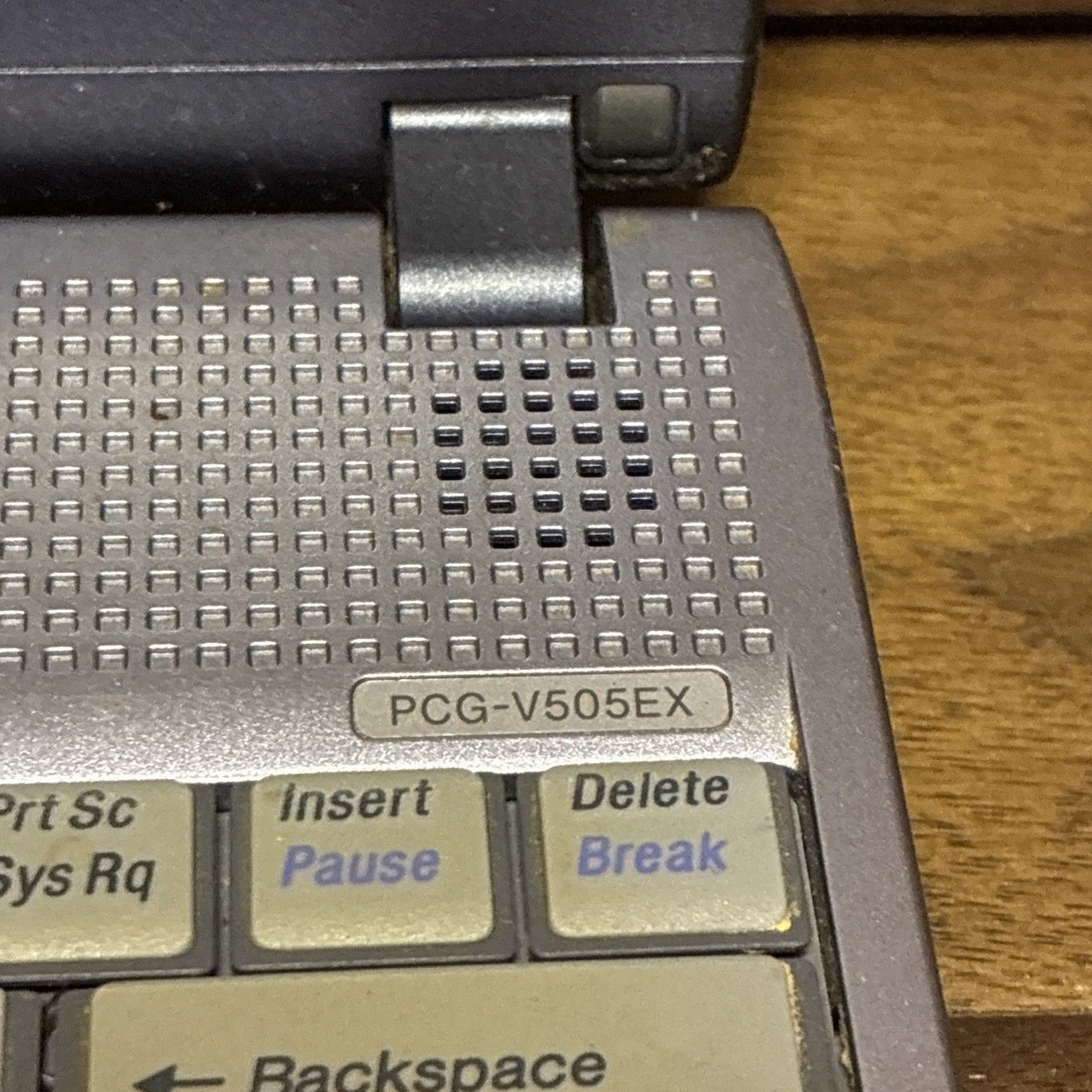 Sony Vaio PCG-V505EX PCG-6B1L Laptop Vintage ((FOR PARTS REPAIR UNTESTED))