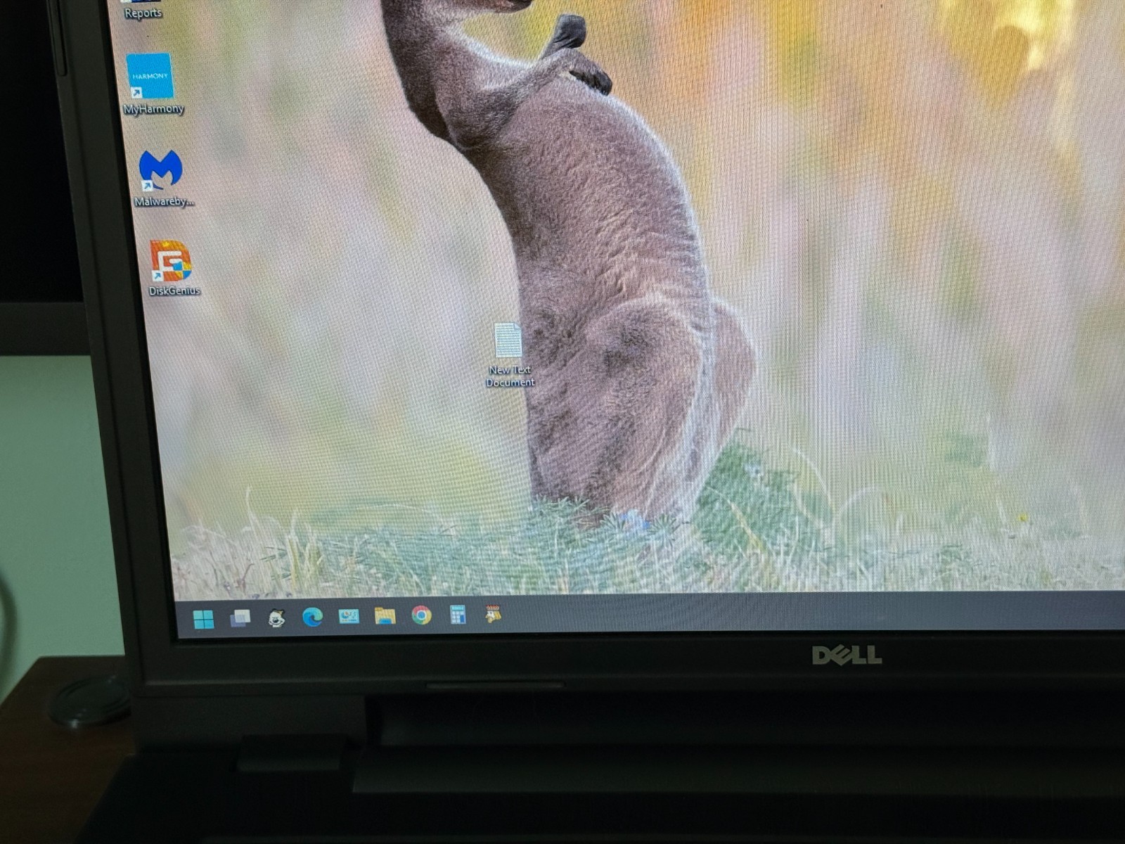 Dell Inspiron 5748 Laptop i3-4030u 1.9GHz 17″ Barebones.