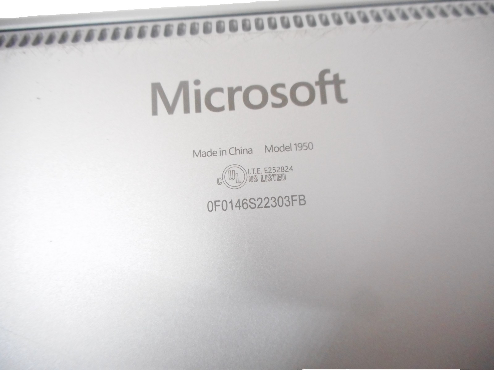 Microsoft Surface Laptop 5 13.5” Touch (256GB SSD, Intel Core i5 12th Gen) read